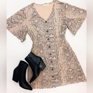 Luna in Love | size large snake skin button up dress stretchy comfy VERY soft
